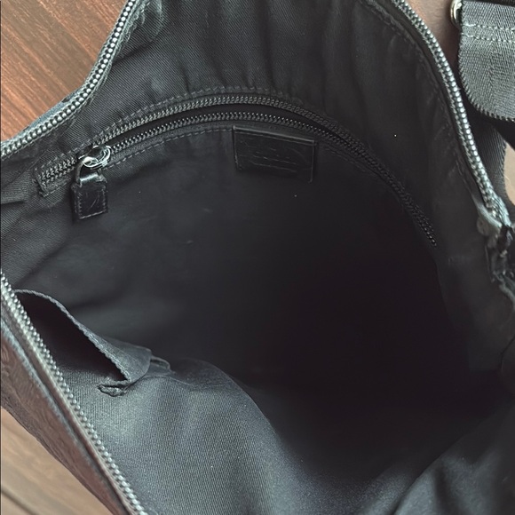 Gucci Black Crossbody Bag with Adjustable Strap - Picture 7 of 12